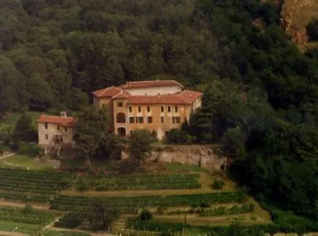 לינה וארוחת בוקר Castello Di Camerletto *