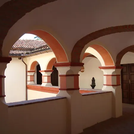 Castello Di Camerletto לינה וארוחת בוקר