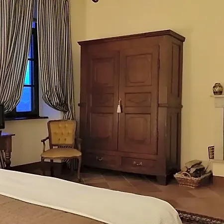 Castello Di Camerletto B&B 4*