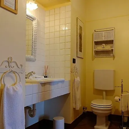 Castello Di Camerletto B&B 4*
