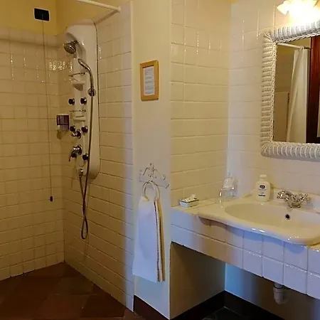 Castello Di Camerletto B&B 4*