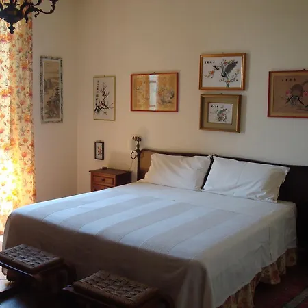 Castello Di Camerletto Bed & Breakfast