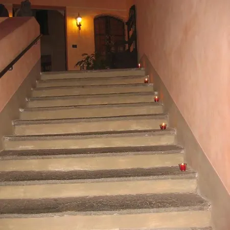 לינה וארוחת בוקר Castello Di Camerletto