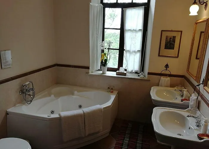 ベッド・アンド・ブレックファスト Castello Di Camerletto